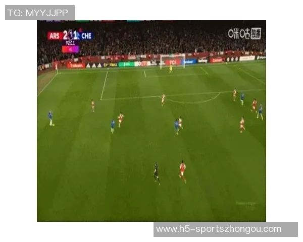 拉亚扑救布罗比近距离射门后失误队友提醒才稳住球权